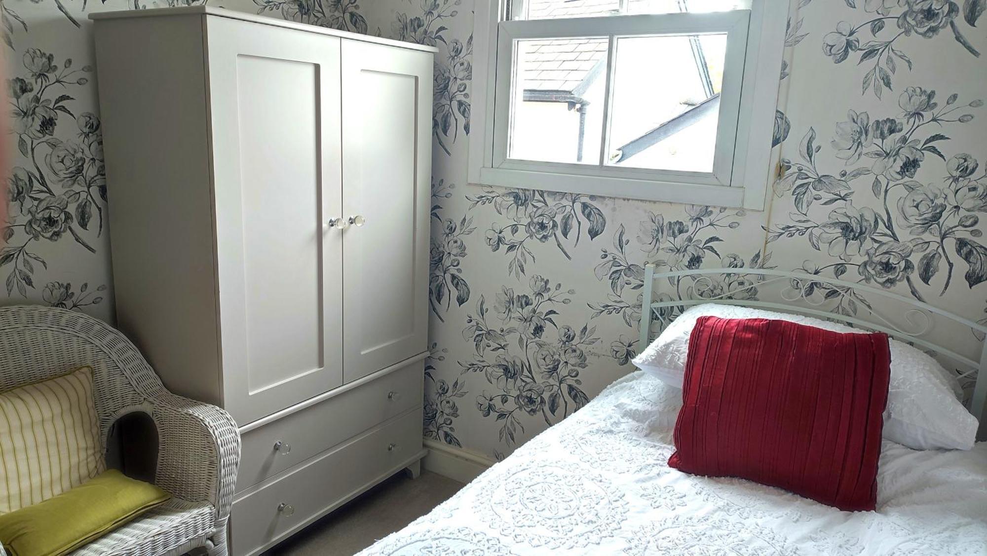3 Bedroom Cottage In Sunninghill, Ascot Экстерьер фото